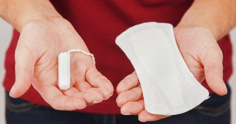 первые месячные у девочек сколько дней идут