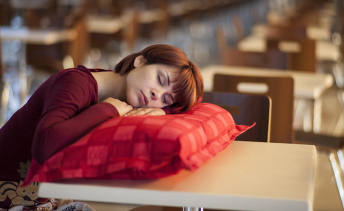 Девушка уснула