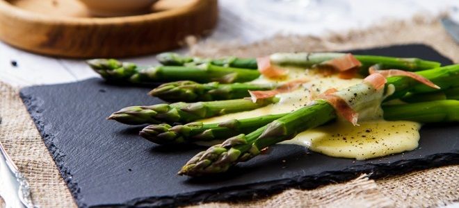 спаржа в голландском соусе спаржа в голландском соусе
