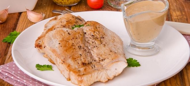 стейк индейки в сметане на сковороде стейк индейки в сметане на сковороде