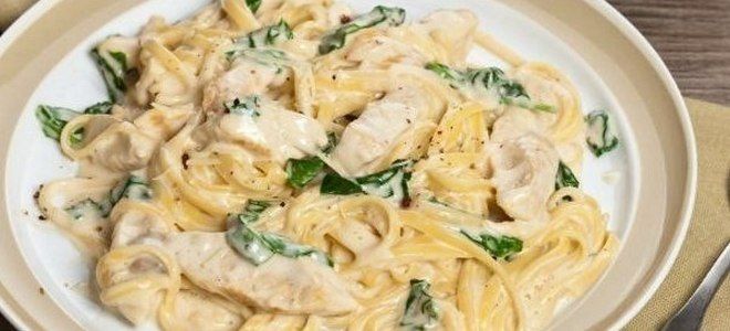 макароны на сковороде в сметанном соусе макароны на сковороде в сметанном соусе