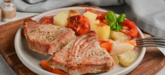 Филе тунца в духовке с овощами Филе тунца в духовке с овощами