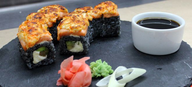 роллы с чернилами каракатицы роллы с чернилами каракатицы