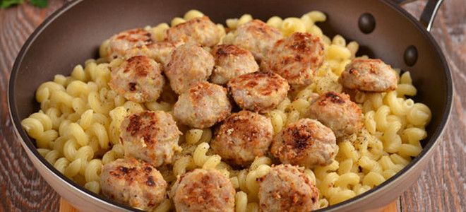 фрикадельки с макаронами на сковороде фрикадельки с макаронами на сковороде