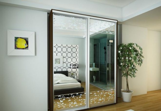 Встроенный шкаф купе с зеркалом Встроенный шкаф купе с зеркалом