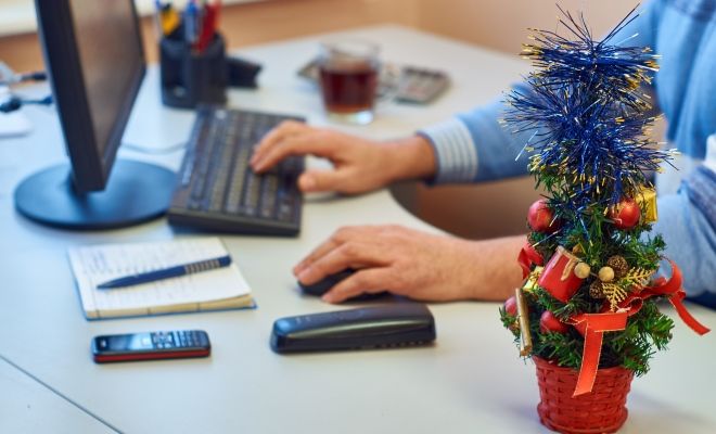 как украсить кабинет к Новому году как украсить кабинет к Новому году