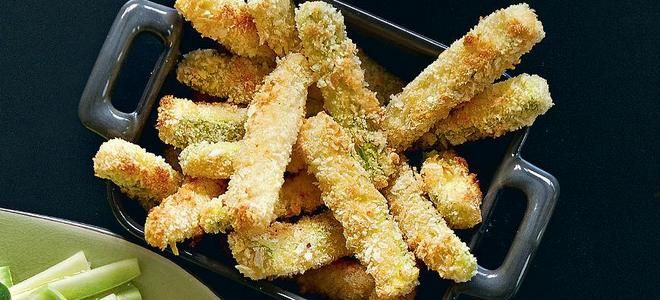 палочки из кабачков в хрустящей панировке палочки из кабачков в хрустящей панировке