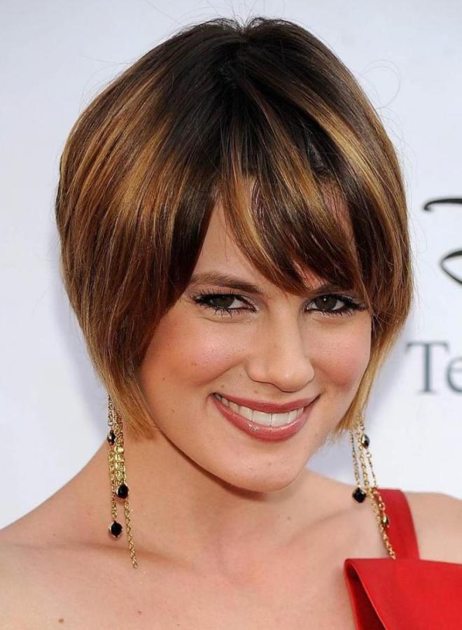 Прически для девушек с круглым лицом раз Прически для девушек с круглым лицом раз