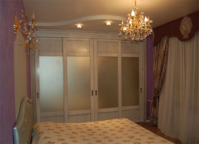 Встраиваемые шкафы купе из массива дерева Встраиваемые шкафы купе из массива дерева