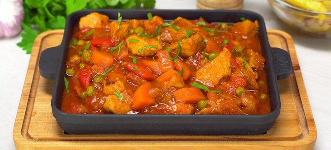 гуляш из свинины с овощами на сковороде гуляш из свинины с овощами на сковороде