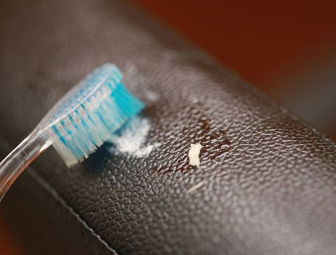 как убрать следы жвачки с одежды как убрать следы жвачки с одежды