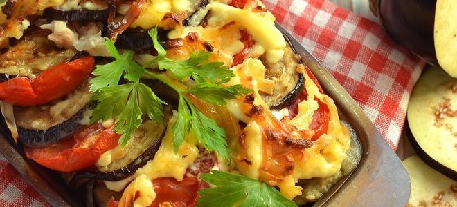 курица с баклажанами и помидорами в духовке курица с баклажанами и помидорами в духовке