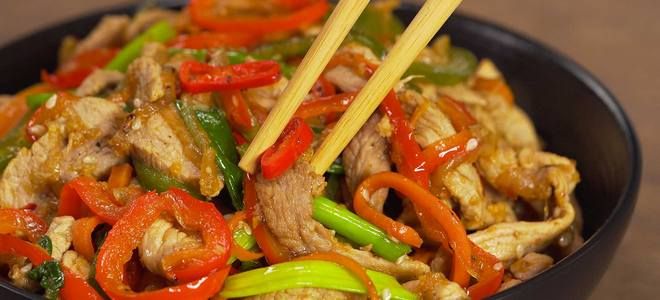 свинина на сковороде по китайски с овощами свинина на сковороде по китайски с овощами