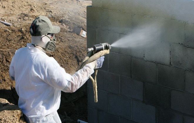 Нанесение проникающей гидроизоляции Нанесение проникающей гидроизоляции