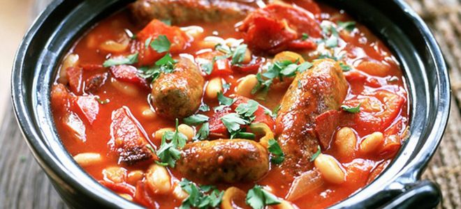 купаты в томатном соусе на сковороде купаты в томатном соусе на сковороде