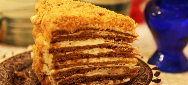 медовик на сковороде