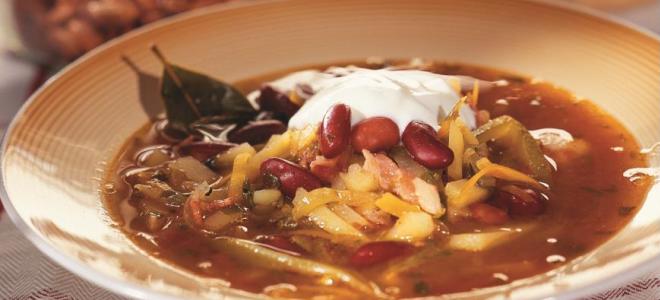 рассольник с фасолью и солеными огурцами